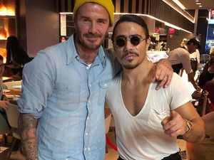 David Beckham hingga Lionel Messi, 8 Bintang yang Mencicip Steak Buatan Salt Bae David Beckham hingga Lionel Messi, 8 Bintang yang Mencicip Steak Buatan Salt Bae