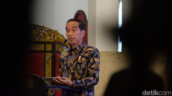 Jokowi: Kendaraan Listrik Ekonomis Rp 798 T