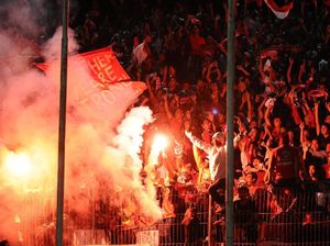 10 Klub Liga 1 dengan Jumlah Penonton Terbanyak 10 Klub Liga 1 dengan Jumlah Penonton Terbanyak