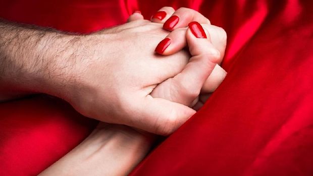 4 Tips Bercinta Agar Hubungan Ayah dan Bunda Kian Hangat