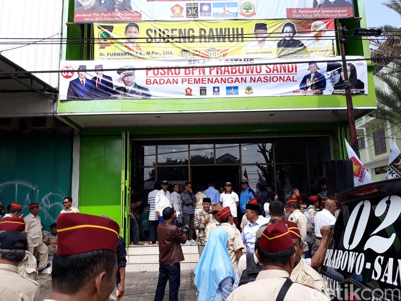 Rumah Jokowi Diusik, Banteng Keluar Tanduk