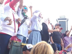 Moeldoko Bareng Angel Lelga Bersih-bersih Hoax dengan Poros Benhil