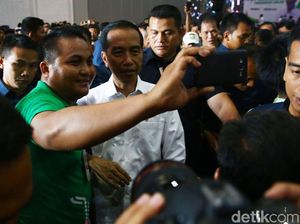 Momen Weekend Jokowi, Selfie dan Kumpul Bareng Sopir Online Momen Weekend Jokowi, Selfie dan Kumpul Bareng Sopir Online