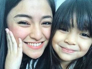 8 Potret Kebersamaan Marshanda dan Putrinya yang Beranjak Besar