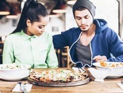 Viral, Curhat Pria yang Disemprot Teman Kencan karena Tak Bayari Makanan