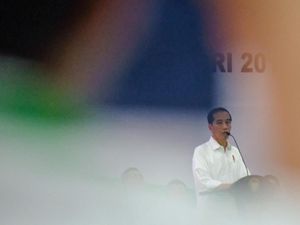 Pedagang Ikan Pamer Penjualan 500 Kg/Hari, Jokowi: Kaya Raya Dong Pedagang Ikan Pamer Penjualan 500 Kg/Hari, Jokowi: Kaya Raya Dong