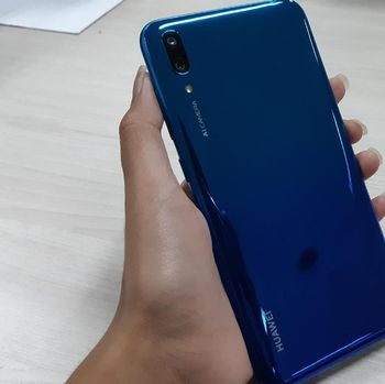 Tampak belakang Huawei Y7 Pro (2019)