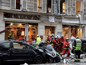 Ledakan Keras Guncang Paris, Beberapa Orang Luka-luka