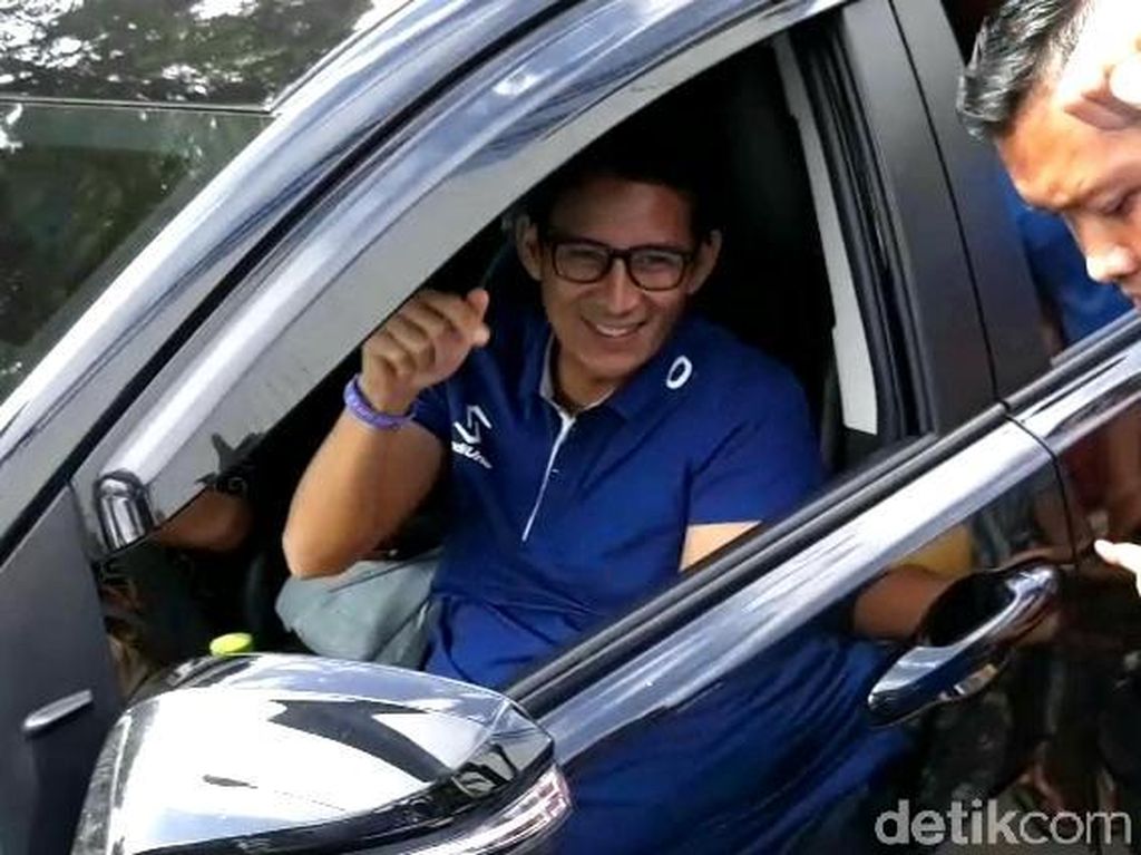 Sandiaga Janji Bebaskan Pajak UMKM Berbasis Industri 4.0 Sandiaga Janji Bebaskan Pajak UMKM Berbasis Industri 4.0