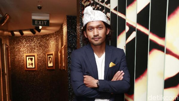 Awas! Tatapan Mata Ibnu Jamil Bisa Bikin Naksir