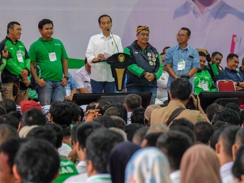 Soal Aturan Ojol, Jokowi: Biar Driver Kerja dengan Tenang Soal Aturan Ojol, Jokowi: Biar Driver Kerja dengan Tenang