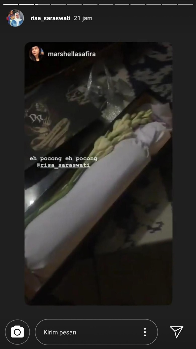 Hii... Seramnya Undangan Nikah Risa Saraswati Hii... Seramnya Undangan Nikah Risa Saraswati