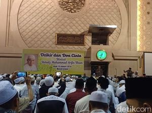 Putra Arifin Ilham Ikut Doa Bersama di Istiqlal untuk Kesembuhan Ayah