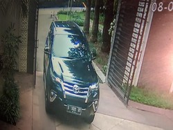 Terekam CCTV, Begini Aksi Pencuri Bermobil Fortuner di Alam Sutera