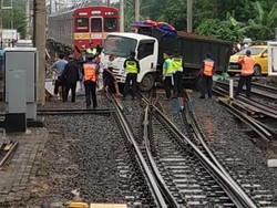 Ada Truk Anjlok di Rel, KRL Lintas Bogor Terganggu