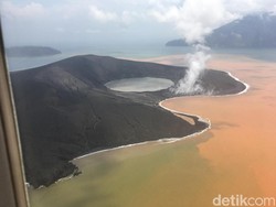 Penampakan Terkini Gunung Anak Krakatau yang Tak Diselimuti Asap Tebal