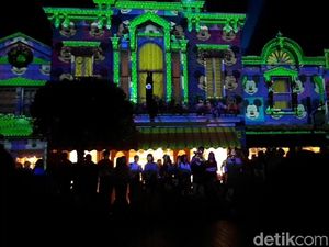 We Love Mickey! Perayaan Ulang Tahun Meriah di Disneyland We Love Mickey! Perayaan Ulang Tahun Meriah di Disneyland