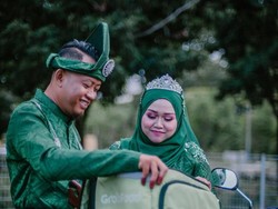 Uniknya Foto Pernikahan Pasangan Ini yang Bertema GrabFood