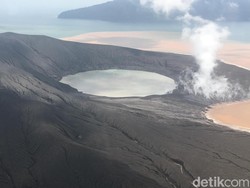 Terekam CCTV, Gunung Anak Krakatau Erupsi Disertai 3 Kali Letusan