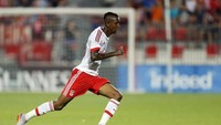 Klub China, Guangzhou Evergrande, melakukan belanja besar saat memboyong Talisca. Gelandang serang berkebangsaan Brasil itu diboyong dari Benfica dengan harga 19,2 juta euro. (Vaughn Ridley/Getty Images)