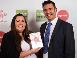 Kisah Wanita Jadi Pengusaha Sukses Setelah Foto Bareng Pangeran Charles