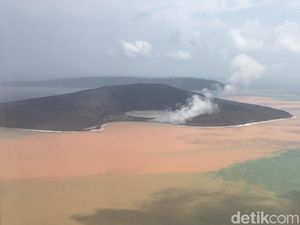 Status Gunung Anak Krakatau Turun Jadi Waspada, Jarak Aman 2 Km dari Kawah Status Gunung Anak Krakatau Turun Jadi Waspada, Jarak Aman 2 Km dari Kawah