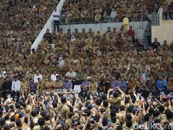 Perangkat Desa Temui Jokowi, Minta Naik Gaji hingga THR