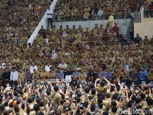 Perangkat Desa Temui Jokowi, Minta Naik Gaji hingga THR Perangkat Desa Temui Jokowi, Minta Naik Gaji hingga THR