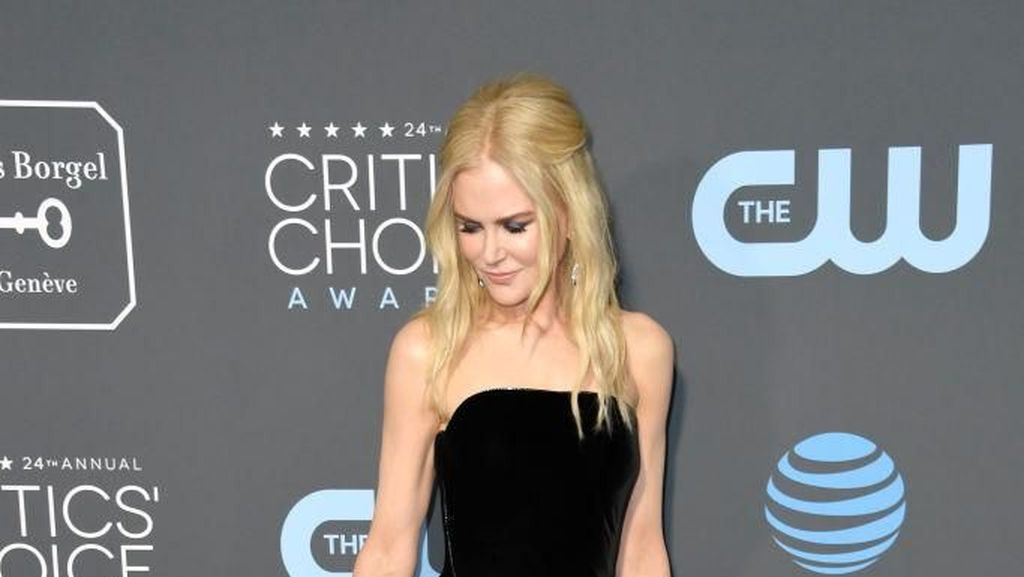 Foto: 10 Artis Berbusana Terbaik di Critics Choice Awards 2019 Foto: 10 Artis Berbusana Terbaik di Critics Choice Awards 2019