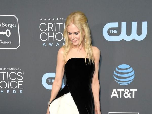 Foto: 10 Artis Berbusana Terbaik di Critics Choice Awards 2019