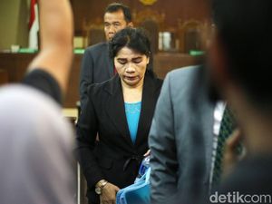 Hakim Merry Purba Ajukan Eksepsi Bantah Terima Suap SGD 150 Ribu Hakim Merry Purba Ajukan Eksepsi Bantah Terima Suap SGD 150 Ribu