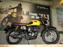 Kawasaki W175 Masih Betah Pakai Mesin Karburator