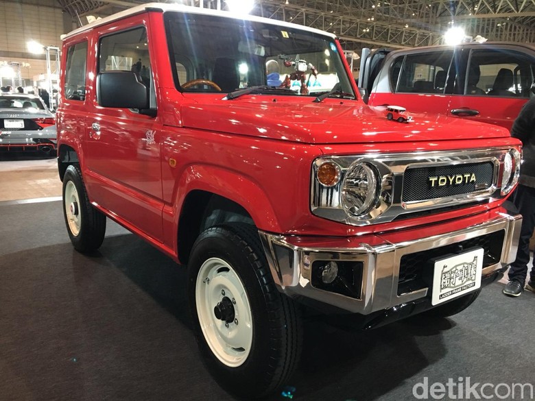 Suzuki Jimny Disulap Kaprikornus Toyota Land Cruiser. Foto: Dina Rayanti Suzuki Jimny Disulap Kaprikornus Toyota Land Cruiser. Foto: Dina Rayanti