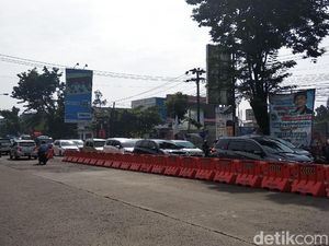 Rekayasa Lalin, Kawasan Antapani Dipasang Pembatas Jalan Rekayasa Lalin, Kawasan Antapani Dipasang Pembatas Jalan