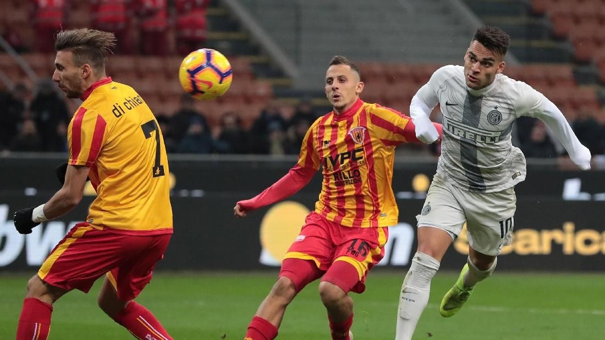 Inter Milan menang 6-2 atas Benevento. (Foto: Emilio Andreoli/Getty Images)