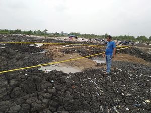 Divisum, Kaki 2 Bocah Main di Tanah Diduga Berlimbah Minyak Luka Bakar