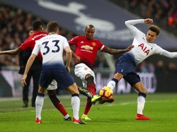 Dalam laga yang berlangsung di Wembley, Minggu (13/1/2019) malam WIB, Tottenham berupaya langsung mengontrol pertandingan. Sementara MU menerapkan pressing tinggi ke pertahanan tuan rumah. (Foto: Clive Rose/Getty Images)