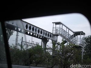 Pak, Kapan JPO Pasar Minggu Diperbaiki?