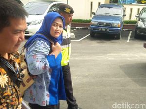 Bupati Bekasi Neneng Jadi Saksi Sidang Suap Meikarta Bupati Bekasi Neneng Jadi Saksi Sidang Suap Meikarta
