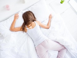 6 Kemungkinan yang Terjadi Akibat Tidur Salah Posisi