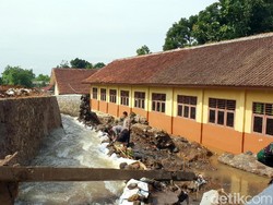 Cerita Warga Nyaris Hanyut Terseret Bah Sungai di Sukabumi
