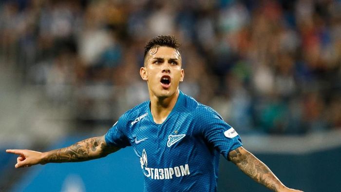 Leandro Paredes Resmi Berkostum Psg