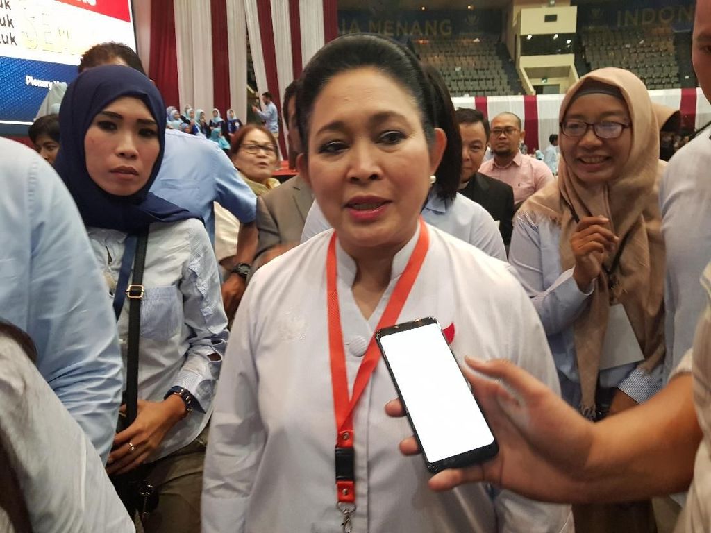 Titiek Soeharto: Jateng Piye Kabare, Penak Zaman Bapakku To? Titiek Soeharto: Jateng Piye Kabare, Penak Zaman Bapakku To?