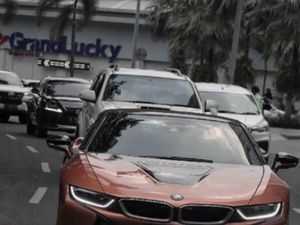 BMW i8 Roadster, Sportcar Cantik Masa Depan