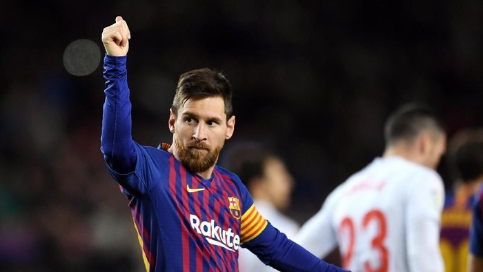 BARCELONA, SPAIN - JANUARY 13: Lionel Messi of FC Barcelona celebrates his teams second goal during the La Liga match between FC Barcelona and SD Eibar at Camp Nou on January 13, 2019 in Barcelona, Spain. The goal is Messis 400th goal in La Liga for FC Barcelona. (Photo by David Ramos/Getty Images)