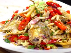 Resep Ikan Asin Tumis Pedas Petai, Asin Pedasnya Mantap