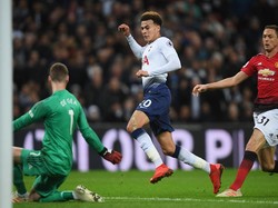 Salah satu peluang yang dipunya Dele Alli namum gagal berujung gol. Gelandang serang Tottenham itu melepaskan empat tembakan, tiga di antaranya mengarah ke sasaran (Mike Hewitt/Getty Images)