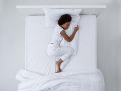 Posisi Tidur Untuk Meredakan Nyeri Haid Yang Nyaman