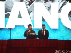 Prabowo-Sandiaga Persiapan Debat di Hambalang