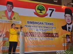 Titiek Soeharto Minta Caleg Sosialisasi Beda Partai Berkarya dan Golkar